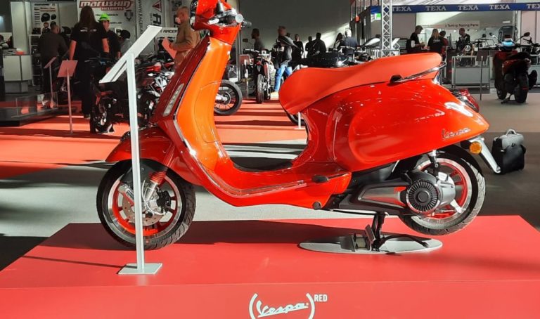 vespa piaggio elektroroller auf der intermot 2022