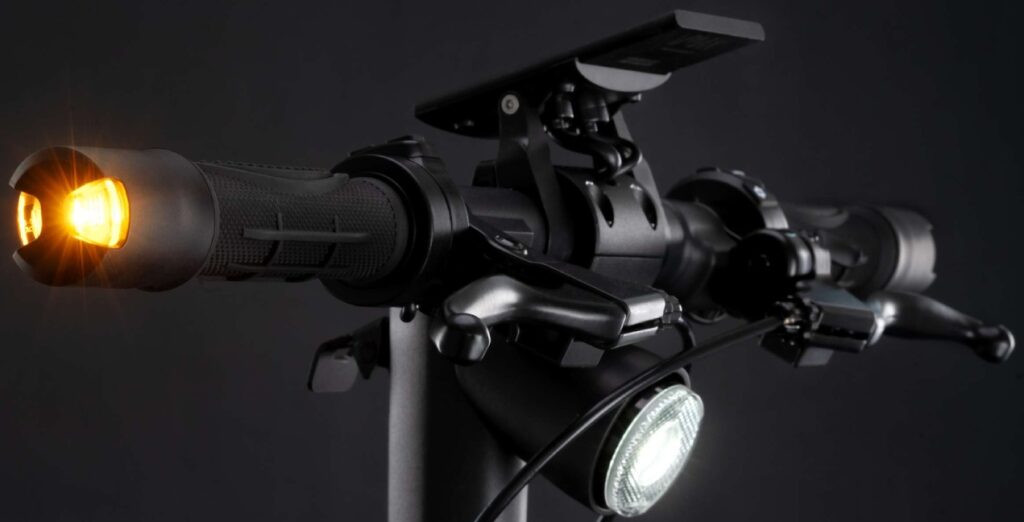 VMAX VX4 Lenker und starkes Vorderlicht