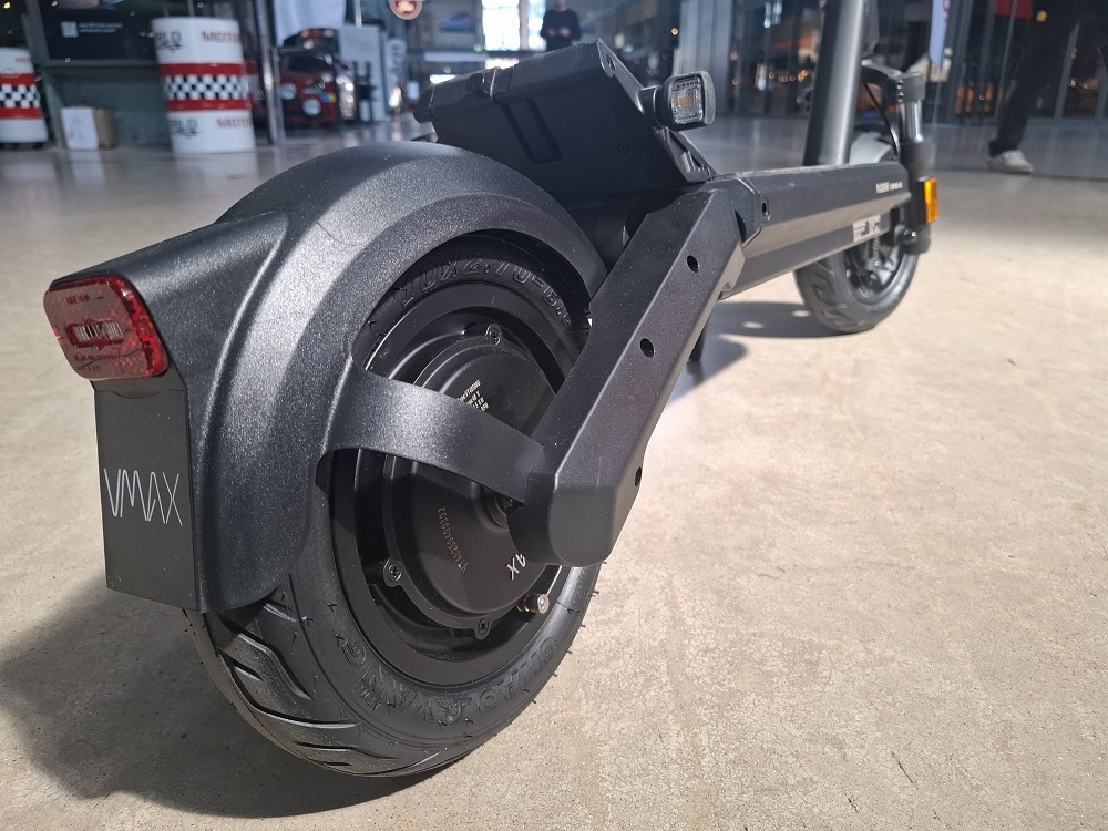 VMAX VX2 Gera und Hub mt Vollfederung am Hinterrad