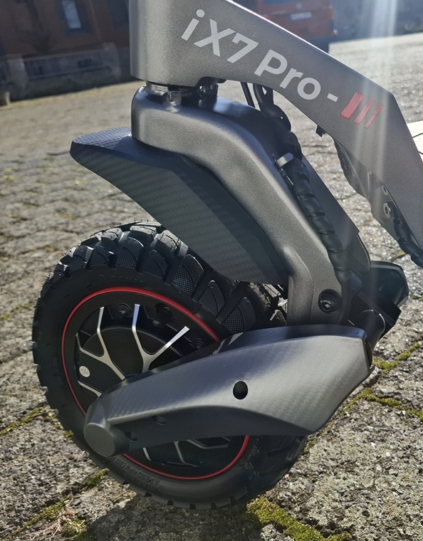 Fuer-hohe-Traglast-geeignet-der-iScooter-iX7